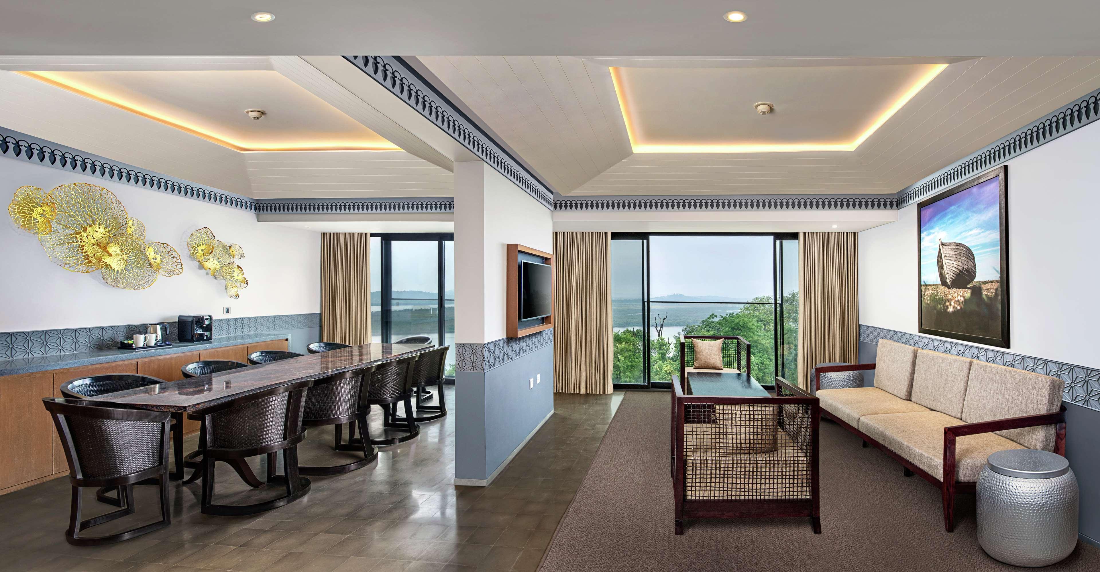Hotel Doubletree By Hilton Goa - Panaji Exterior foto