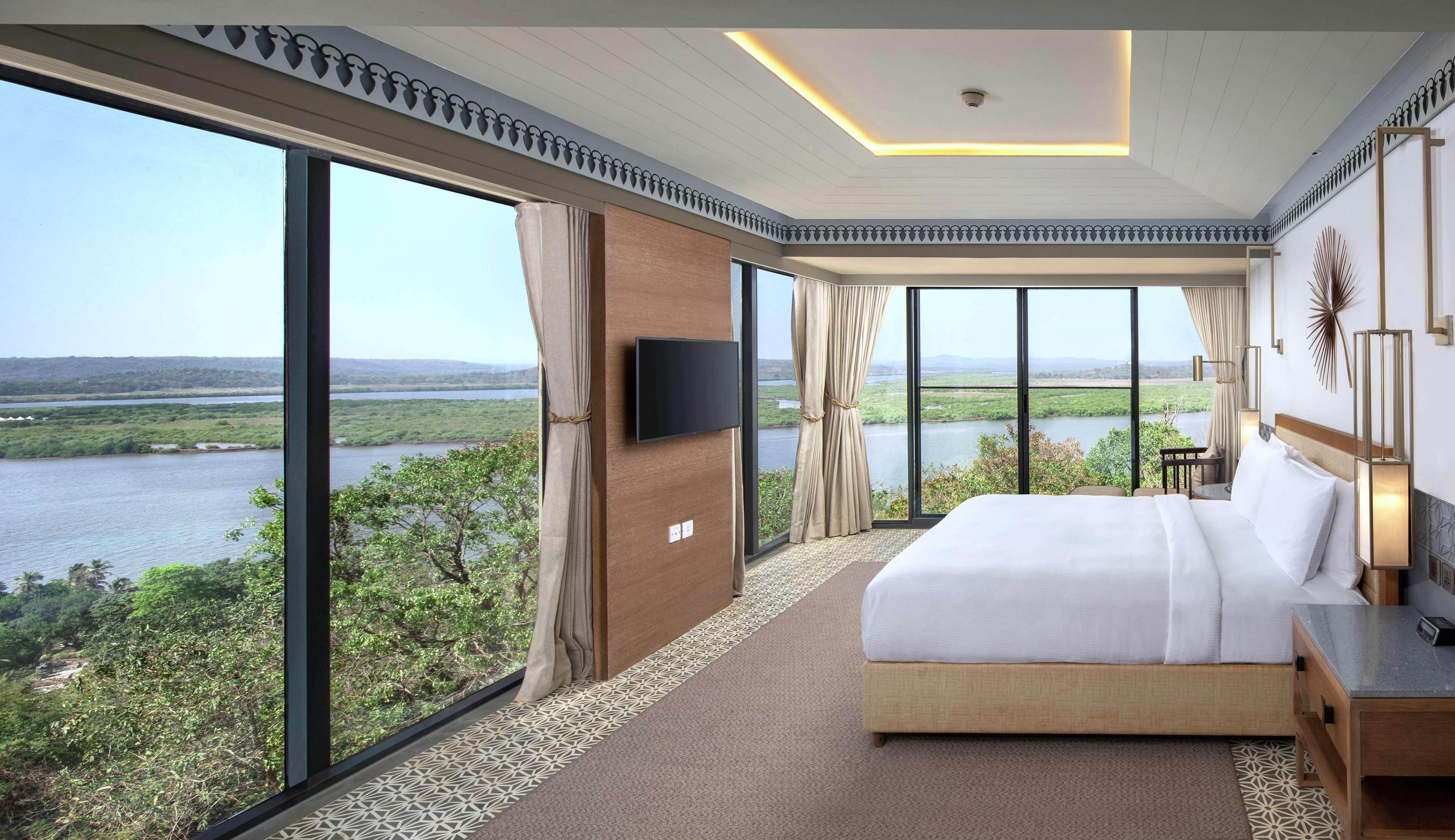 Hotel Doubletree By Hilton Goa - Panaji Exterior foto