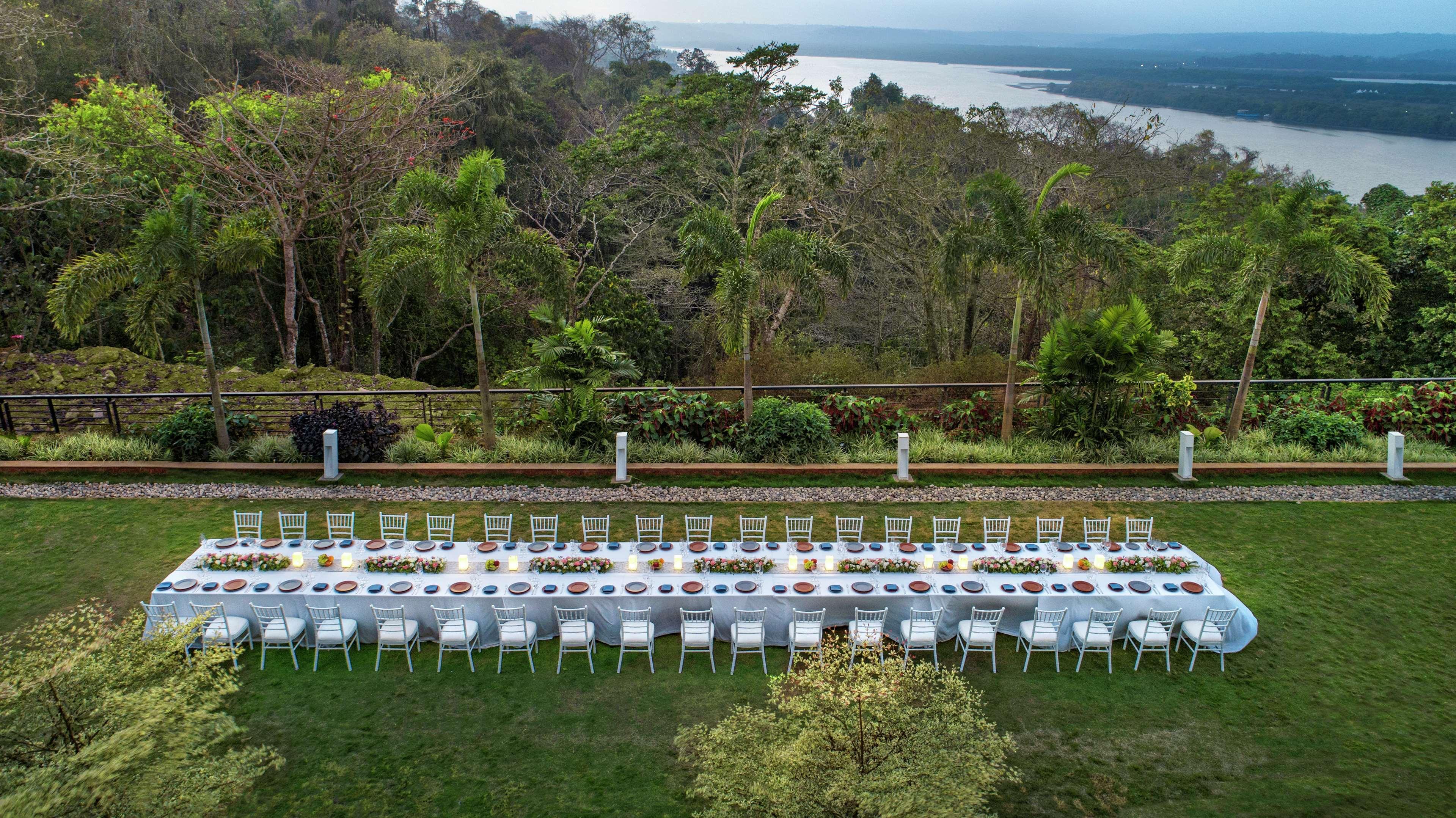 Hotel Doubletree By Hilton Goa - Panaji Exterior foto