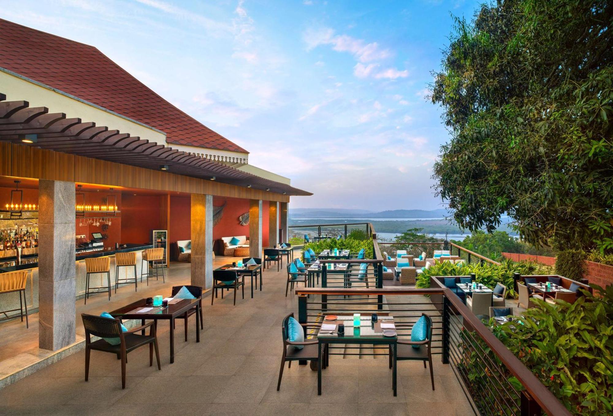 Hotel Doubletree By Hilton Goa - Panaji Exterior foto