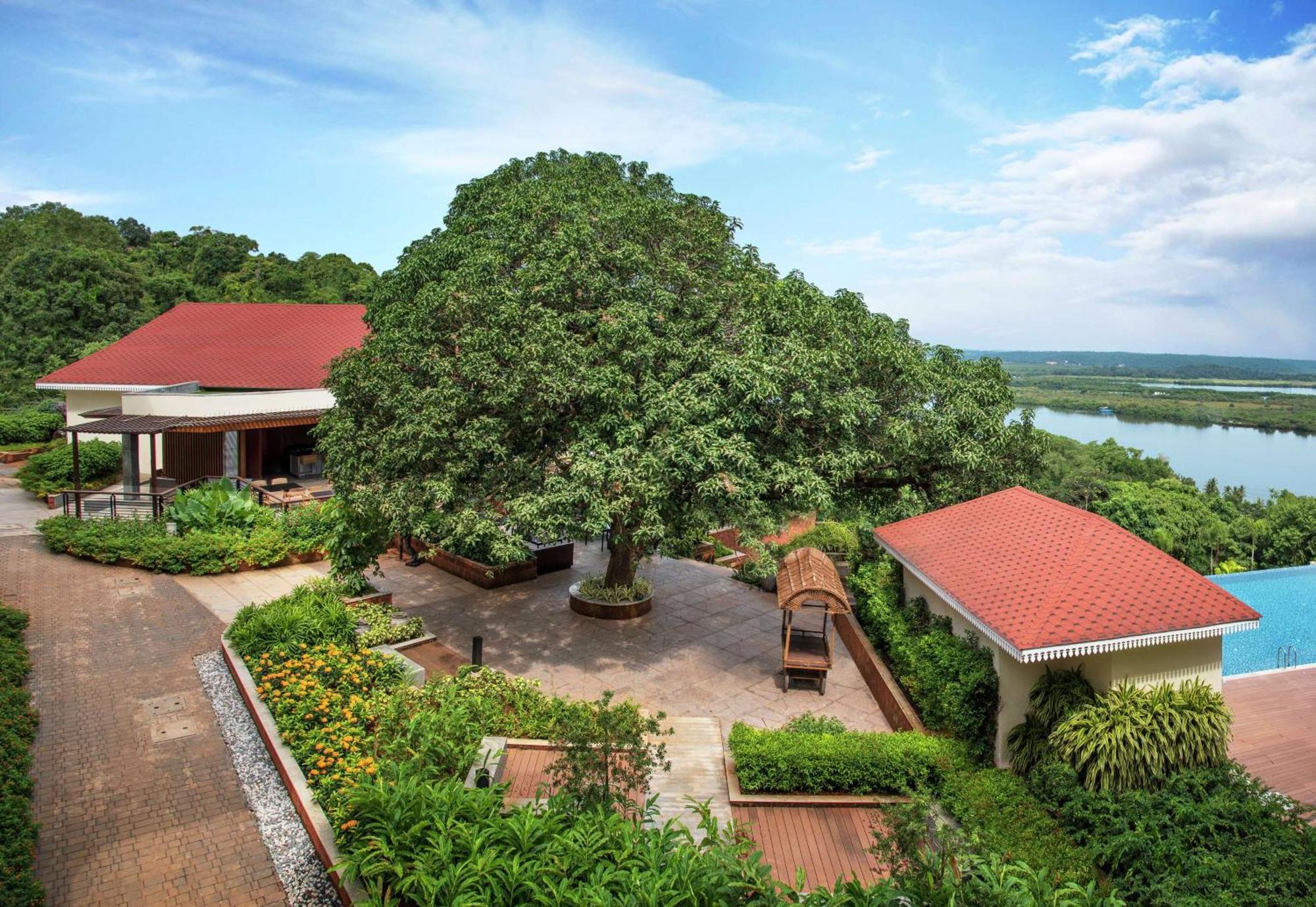 Hotel Doubletree By Hilton Goa - Panaji Exterior foto